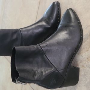Women's treasure & bond sz 9 black leather booties